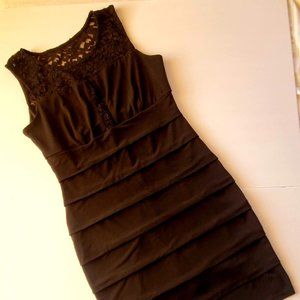 Enfocus Studio black cocktail dress size 6 FLAW